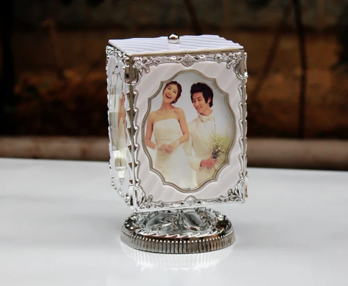Creative 5 inch rotating clockwork music box PVC photo frame