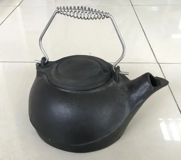 Cast Iron Kettle provides humidity /fireplace accessories