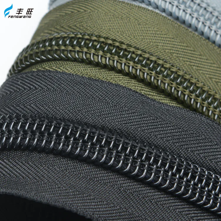 Top sale high quality wholesale long chain in rolls nylon zips zippers