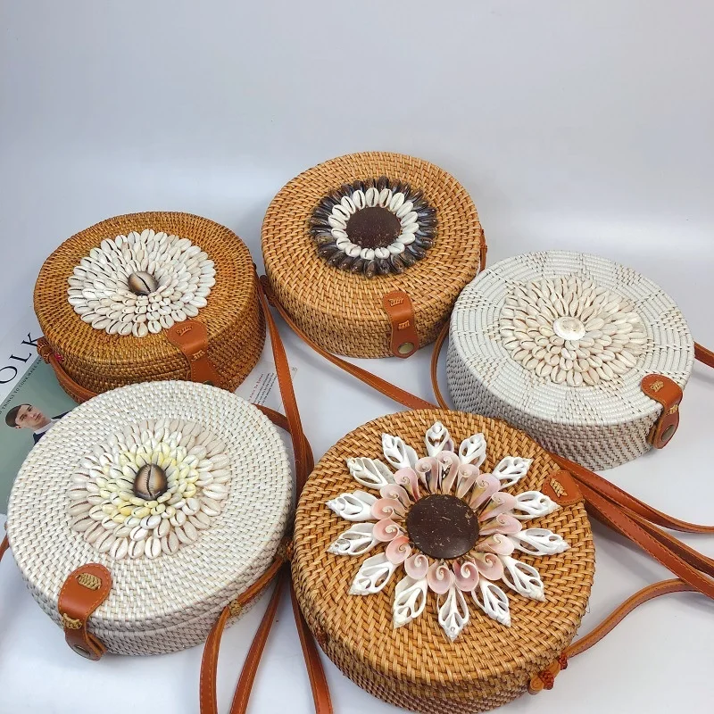 Ins Bali Handwoven Round Rattan Shoulder Bag New Design Style Summer Beach Strasw Sling Bag Women Handmade Rattan Crossbody Bag