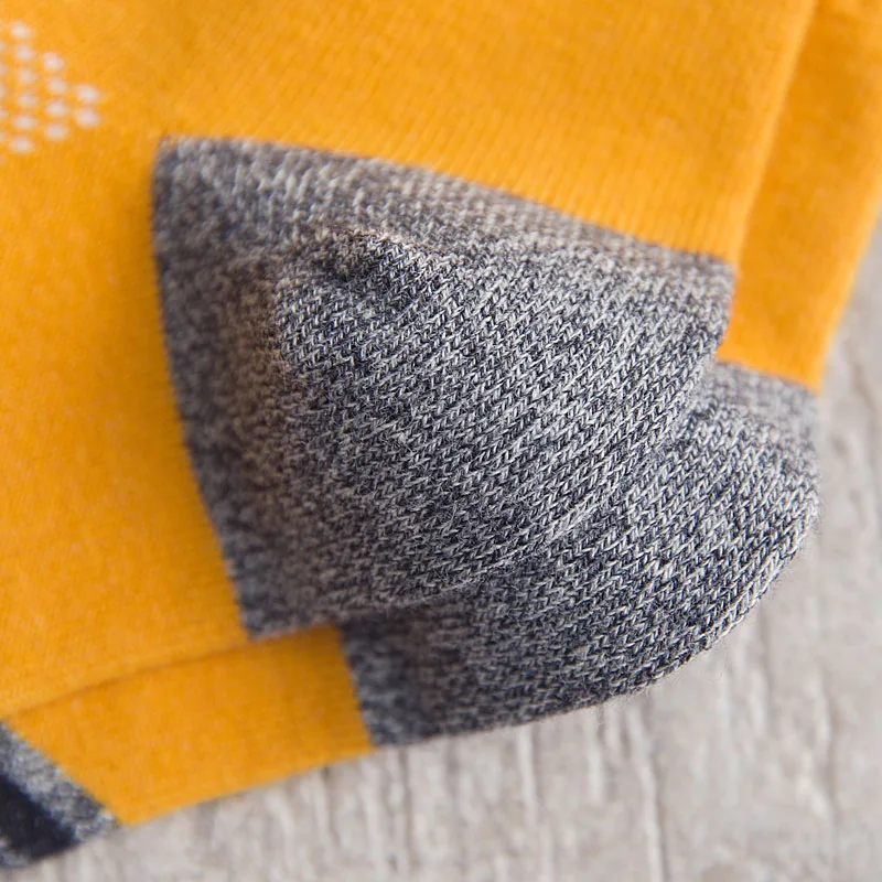 Splicing colorful cotton ankle socks for men