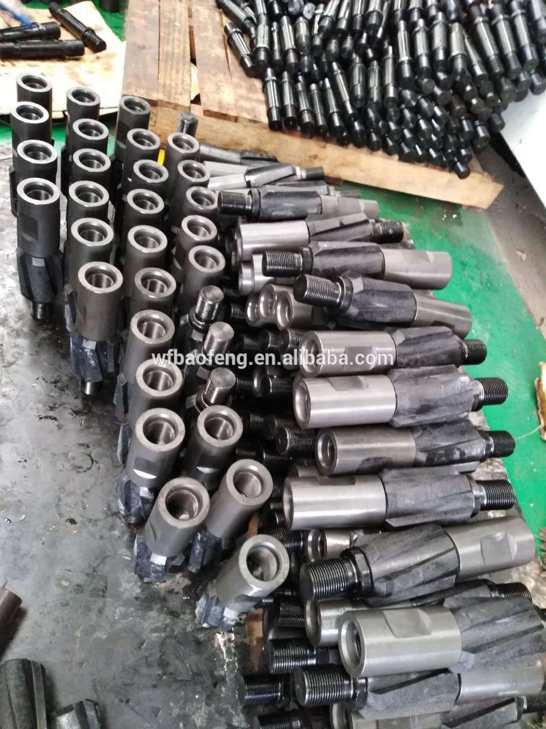 Центральный стержень с присоской для труб Subsurface 1 1/8*4 1/2 на продажу