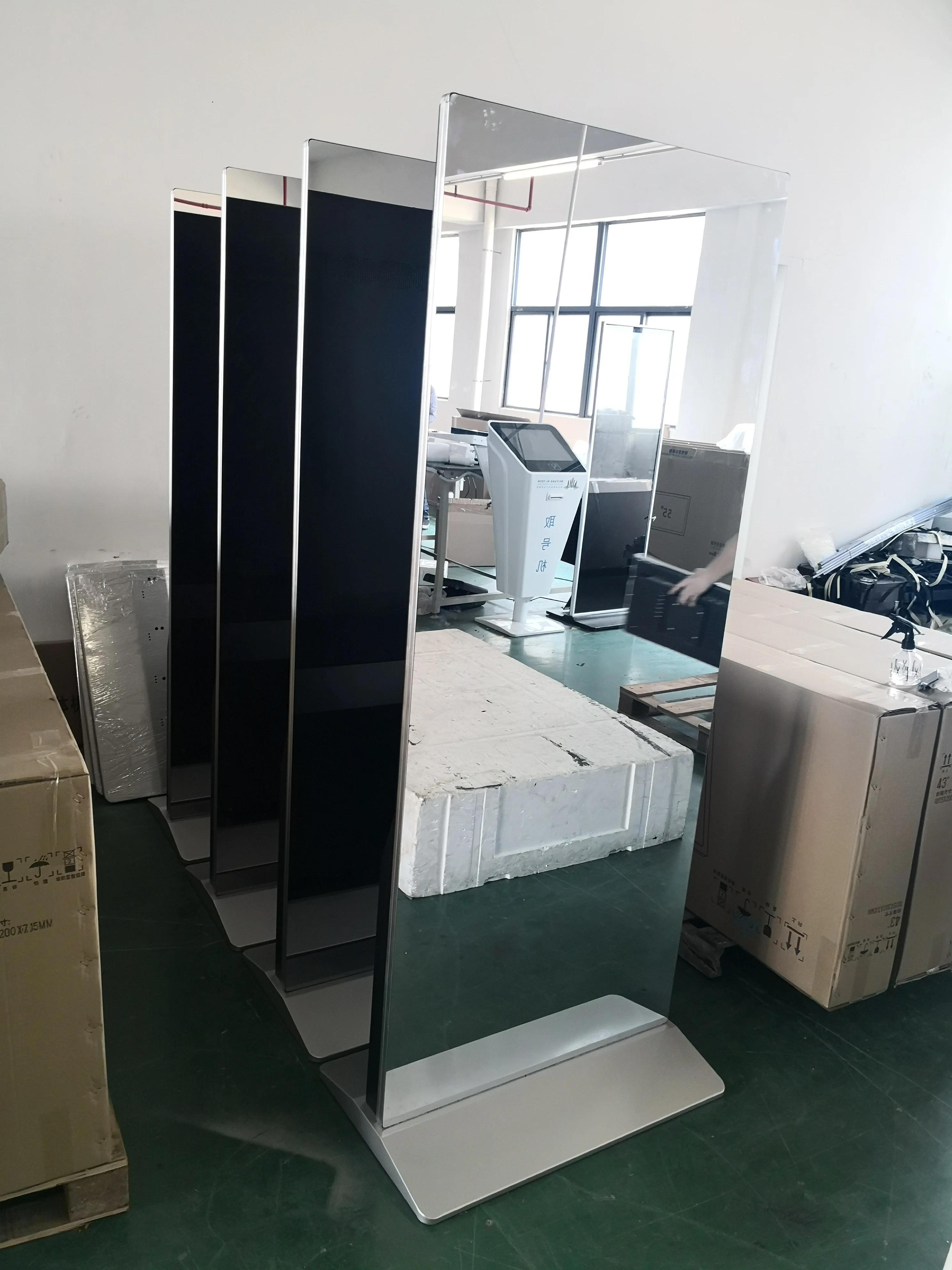 China Smart LCD digital signage magic mirror touch screen advertising display mirror advertising player