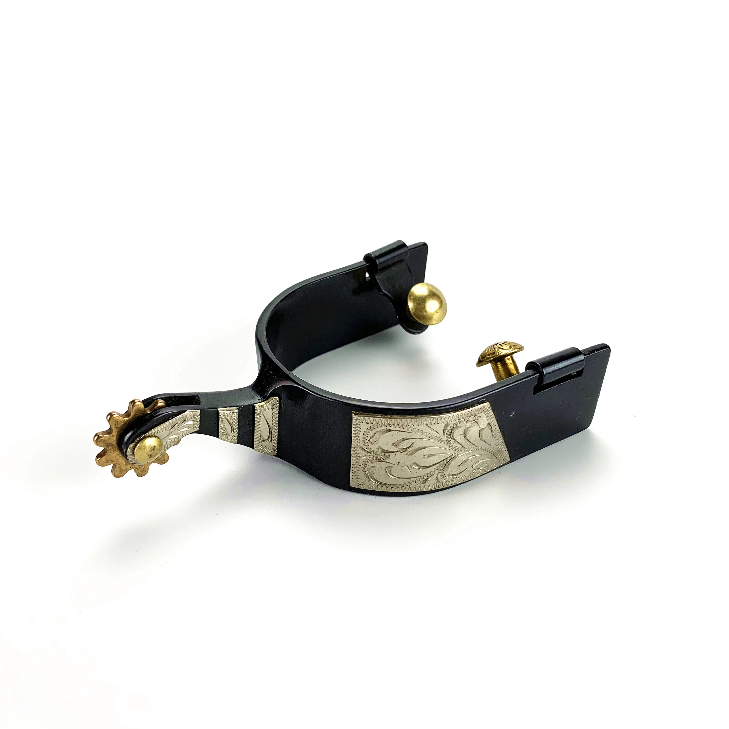 Черная лошадиная шпора с петлями и латунными кнопками и выгравированными цветами