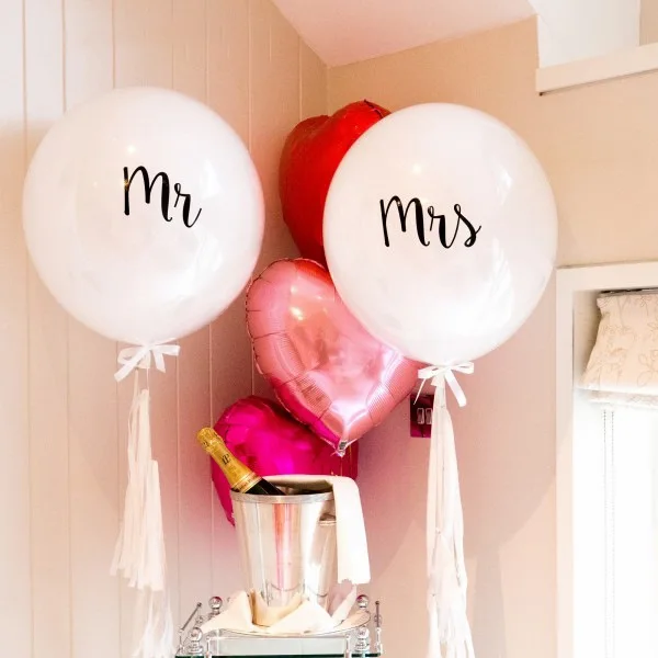 
36 Inch Giant Latex Balloons Pinrted With Mr. or Mrs. with Tassels For Wedding Decorations 
