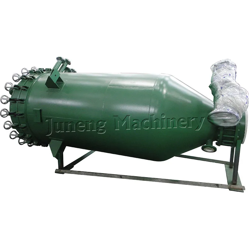 Self-cleaning high precision filtering pressure candle filters