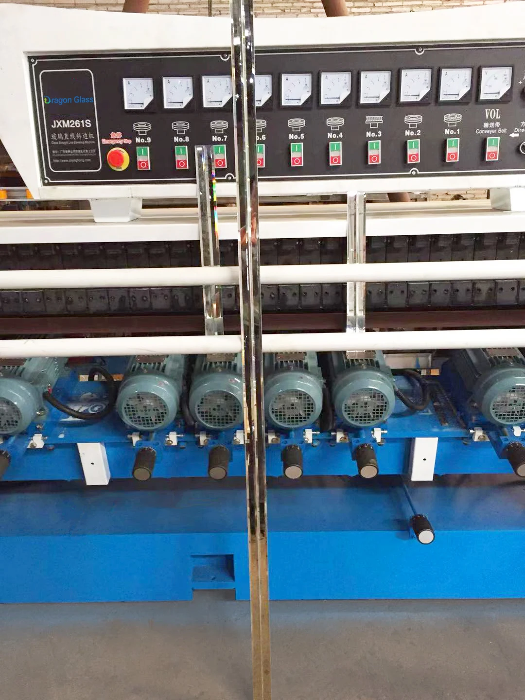 Небольшая машина для резки стекла с хорошей и быстрой обработкой