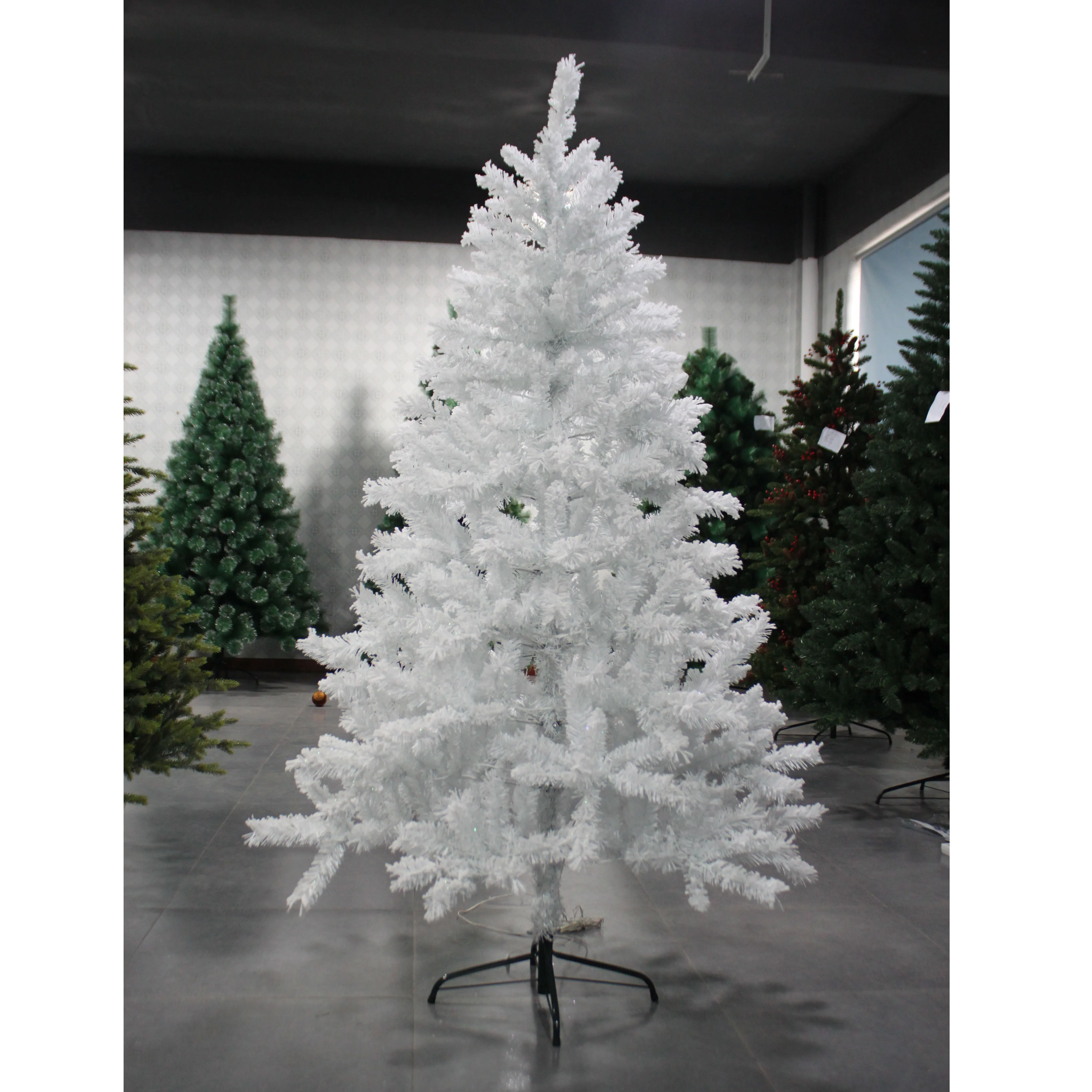 China Custom Pvc White Snowing Christmas Tree