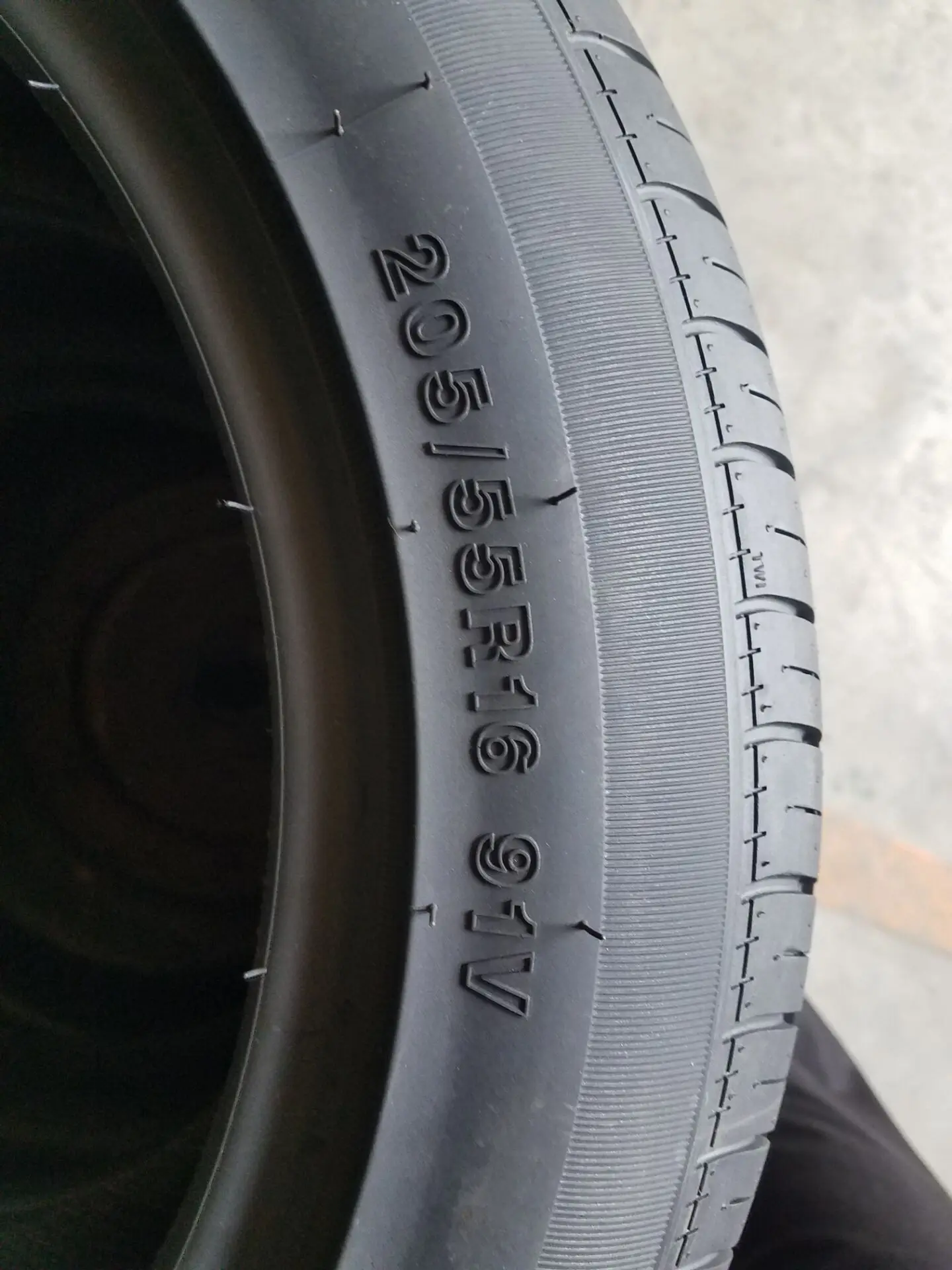 China 195 65 15 100% Guarantee Warranty and Wideway Diameters car used tyres for sale
