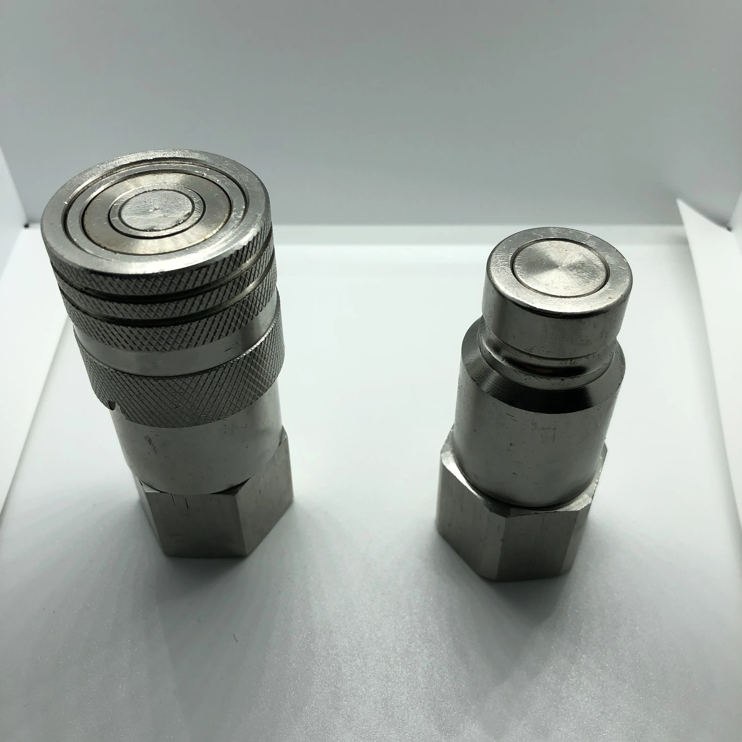 
ISO 16028 Flat Face Carbon Steel 30 Mpa Working Pressure Hydraulic Quick Couplings 