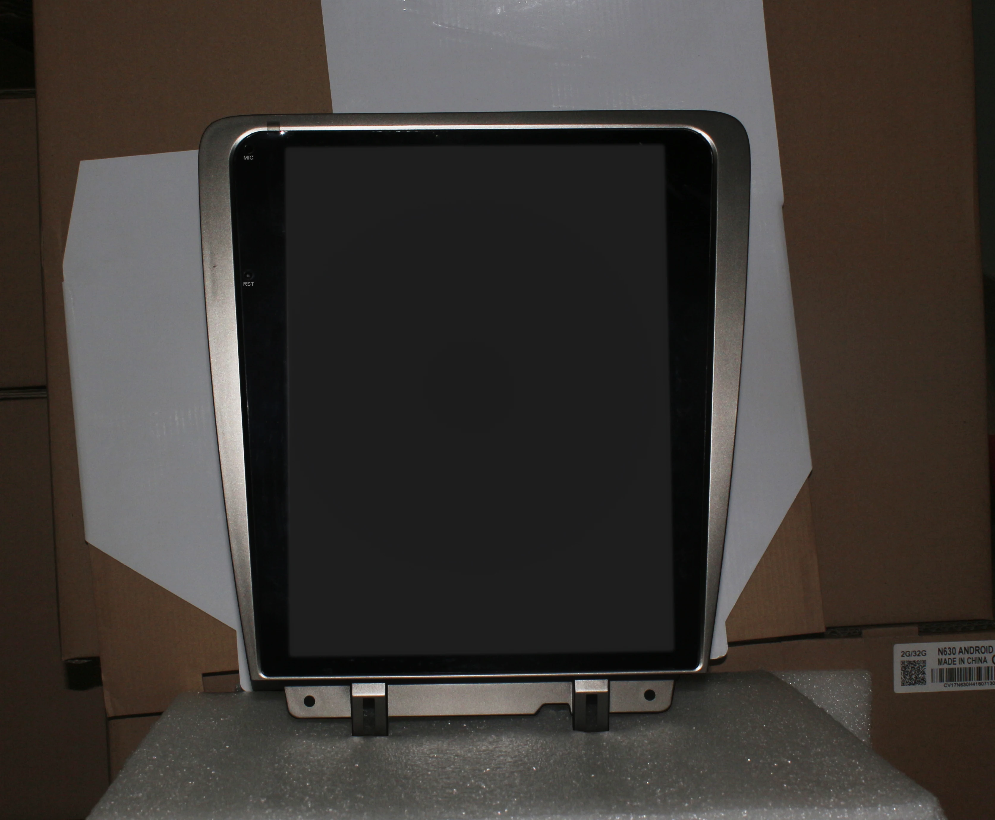 12.1 inch vertical screen style car dvd with Android 9.0 4+64 GB car navigation for Ford Mustang 2010 - 2013 car video player