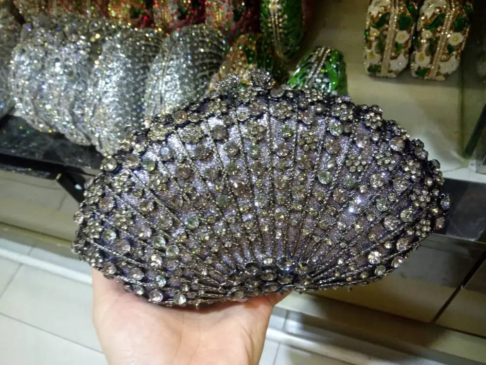 Вечерняя сумка из натуральной кожи с кристаллами Королевского синего цвета DB595