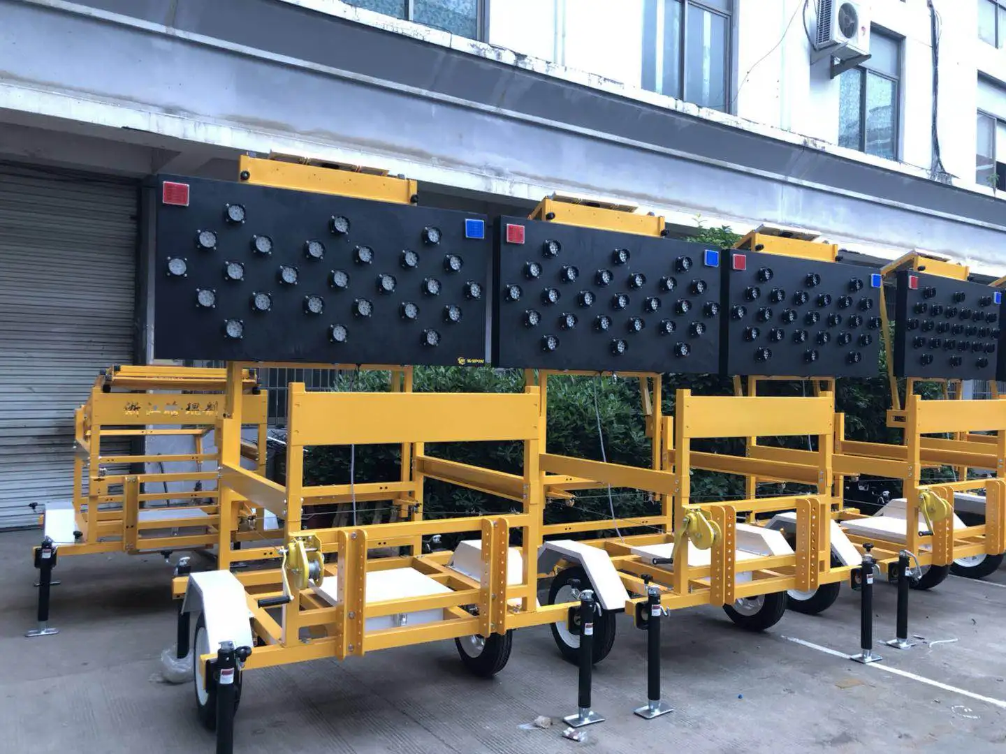 Mobile Solar LED Arrow Board Trailer, VMS trailer