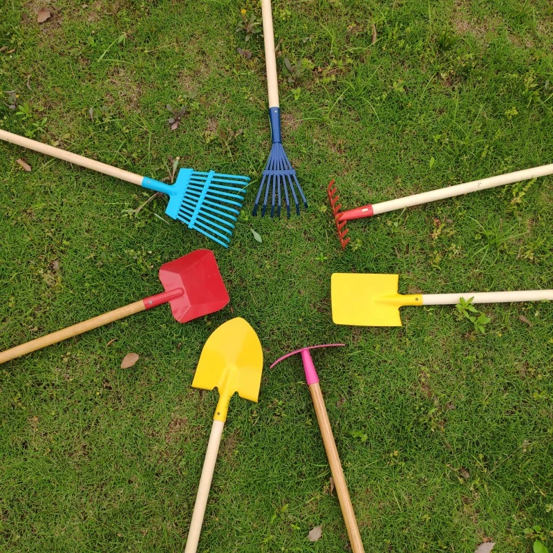 
Long handle Kids leaf rake 