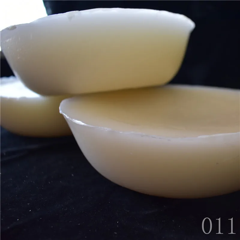 
Beeswax act as wood polish to polish wooden floors, furniture, and cupboard doors 