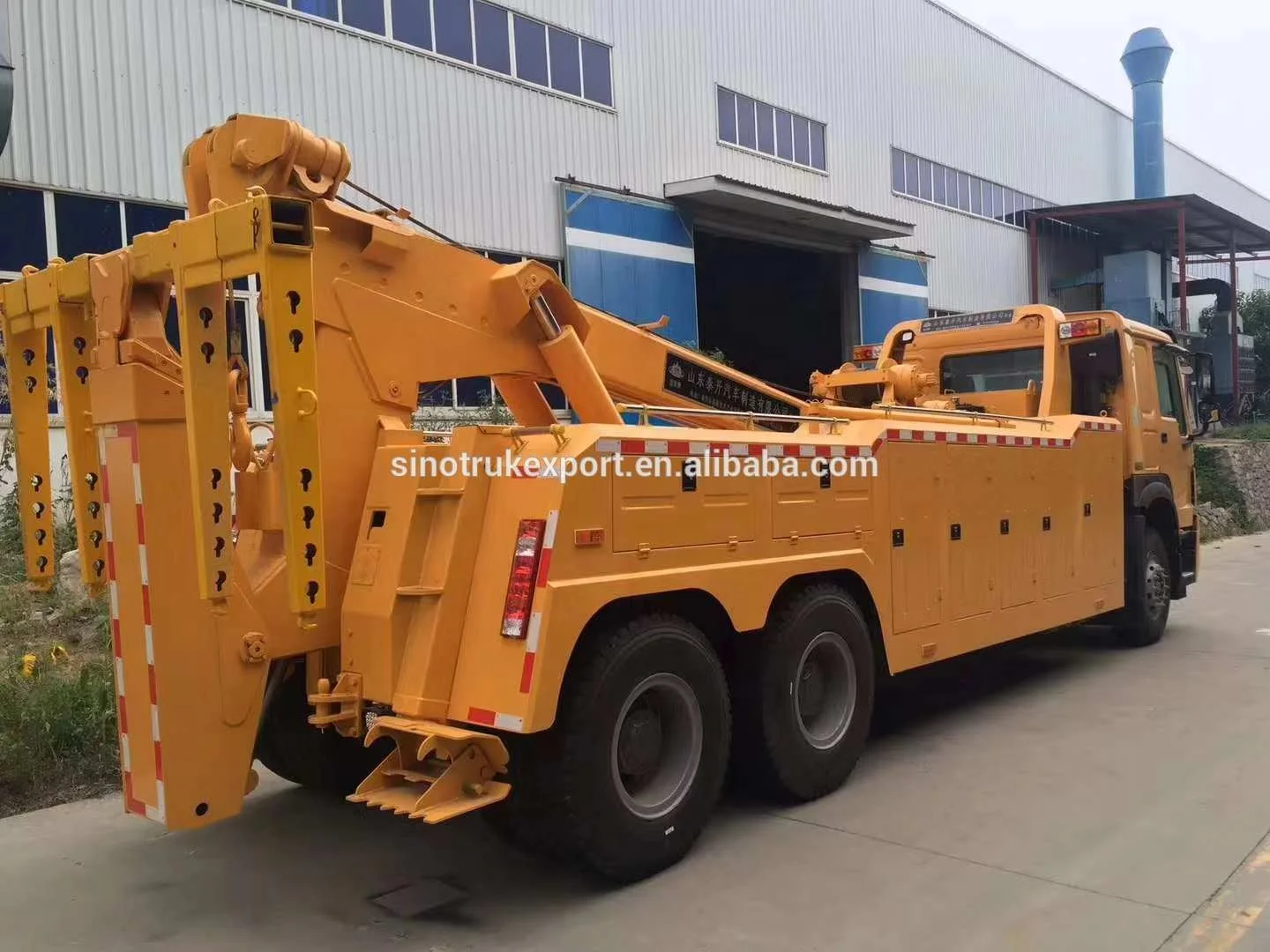 China Howo 40tons 6x4 tow truck wrecker heavy duty road cleaning tow wrecker truck  for sale