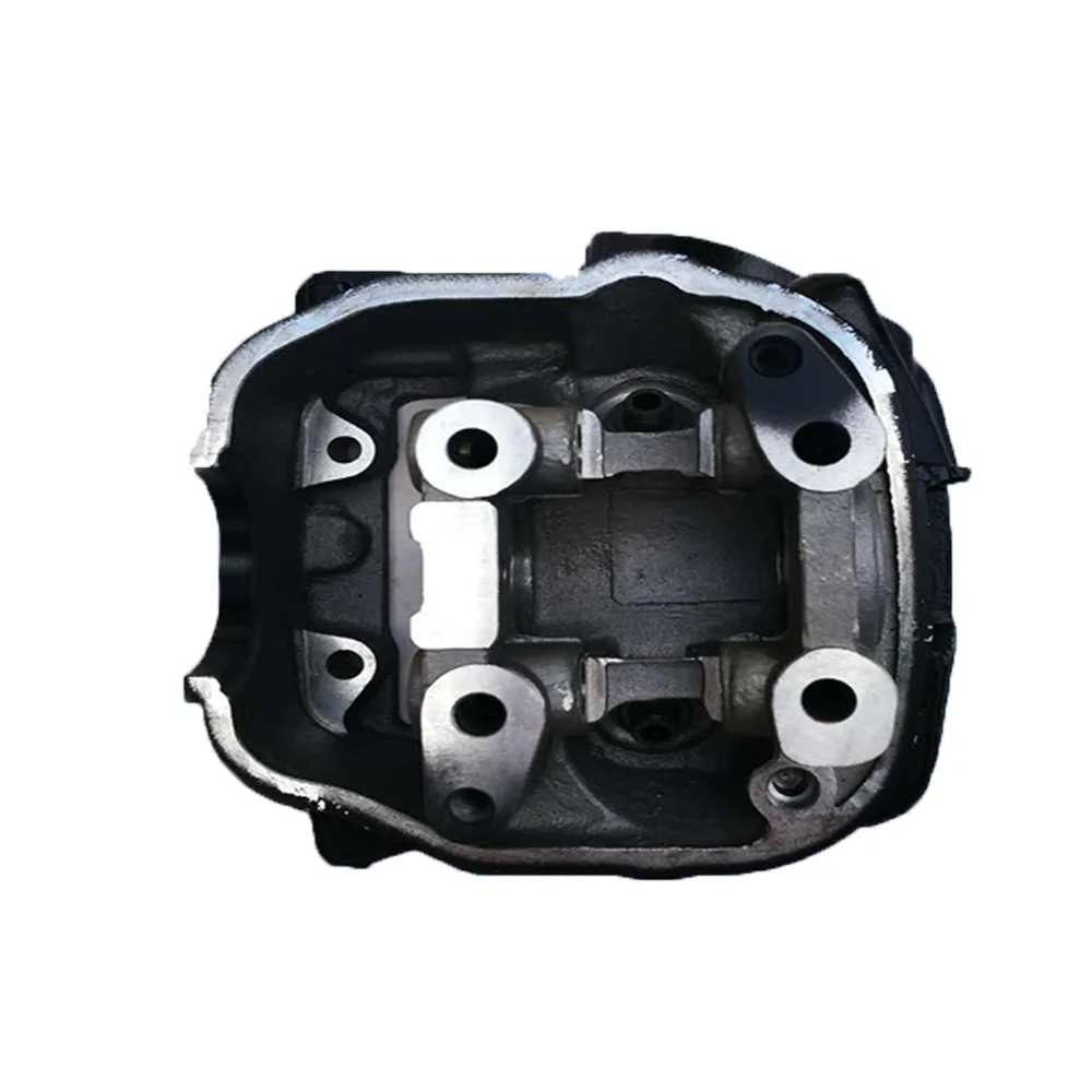 High Quality Motorcycle Cylinder Head C100 F1 Motorcycle Engine Cylinder Head