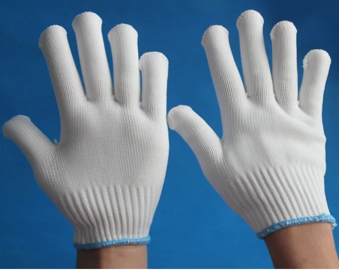 kids 10 gauge white  nylon knitted work gloves with silicone  oil free