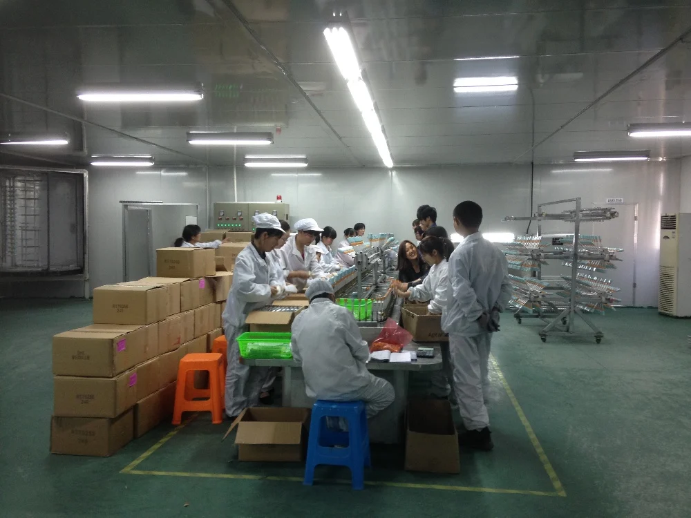 Low MOQ 10g luxury empty plastic custom diamond loose powder container with sifter