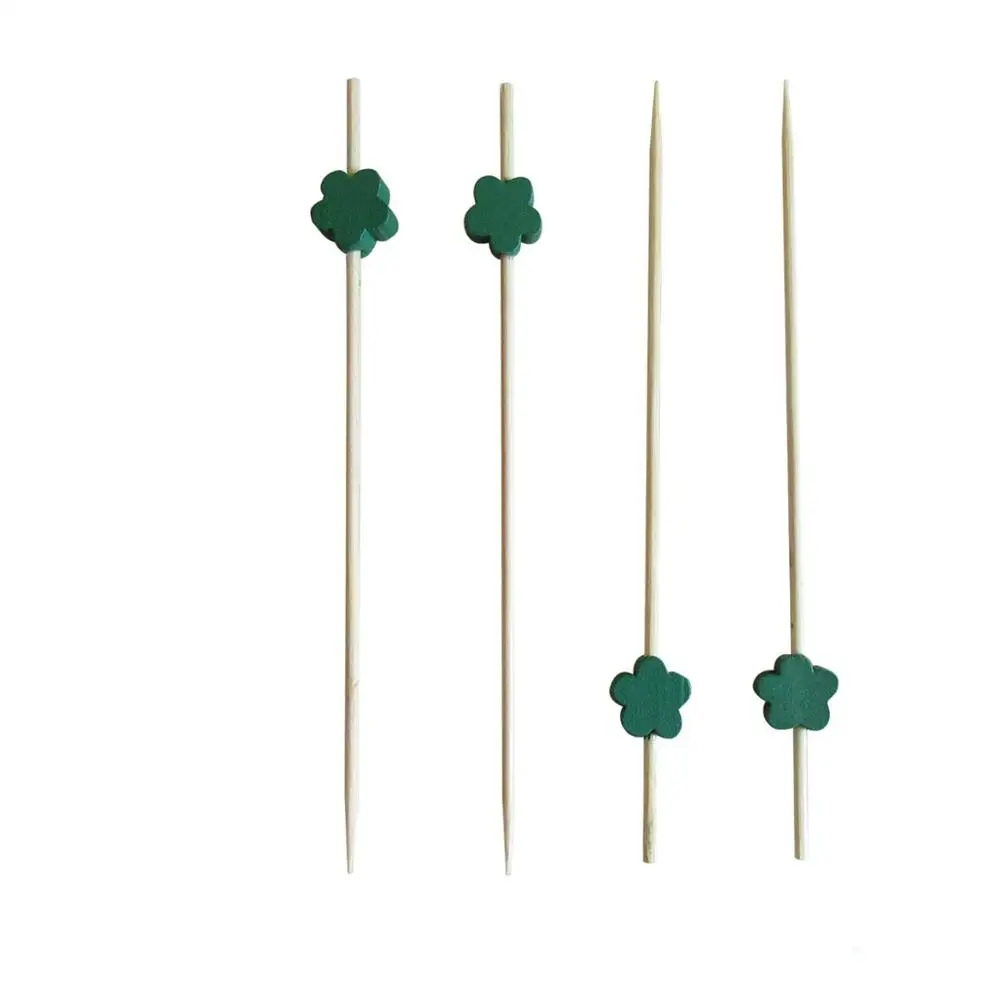 Практические бамбука и деревянный шампур и придерживаться фруктов