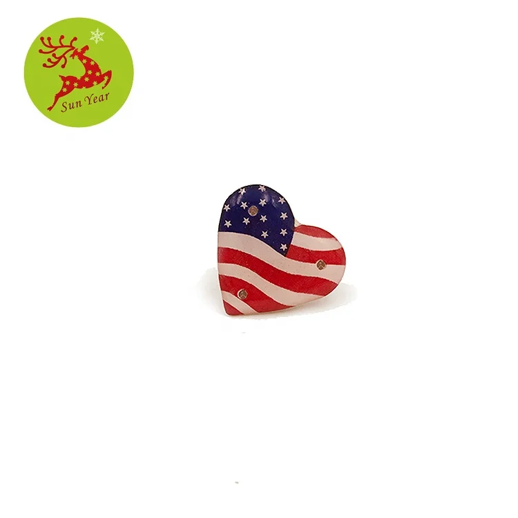 Значок со светодиодной подсветкой в виде флага США на День Независимости