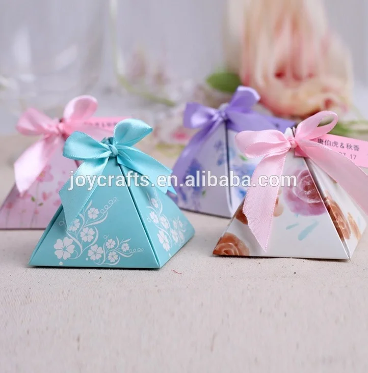 Pyramid Design Wedding Favor Box