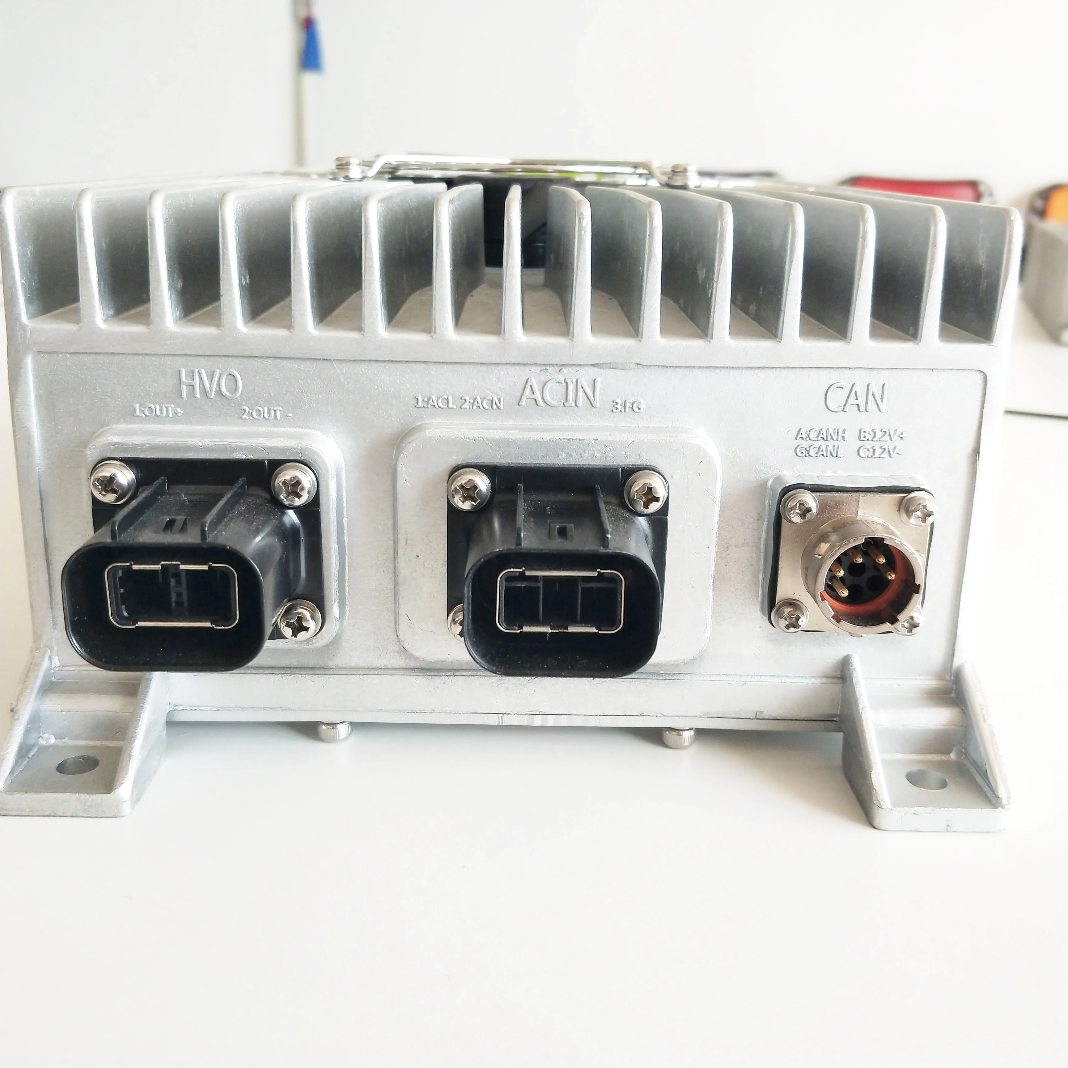 IP67 3.3kw sealed 360V battery charger with CAN communication or Enable control