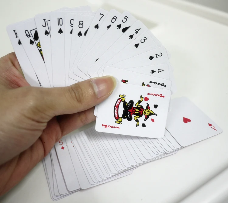 Leisure and environmentally friendly paper portable mini playing cards travel small poker