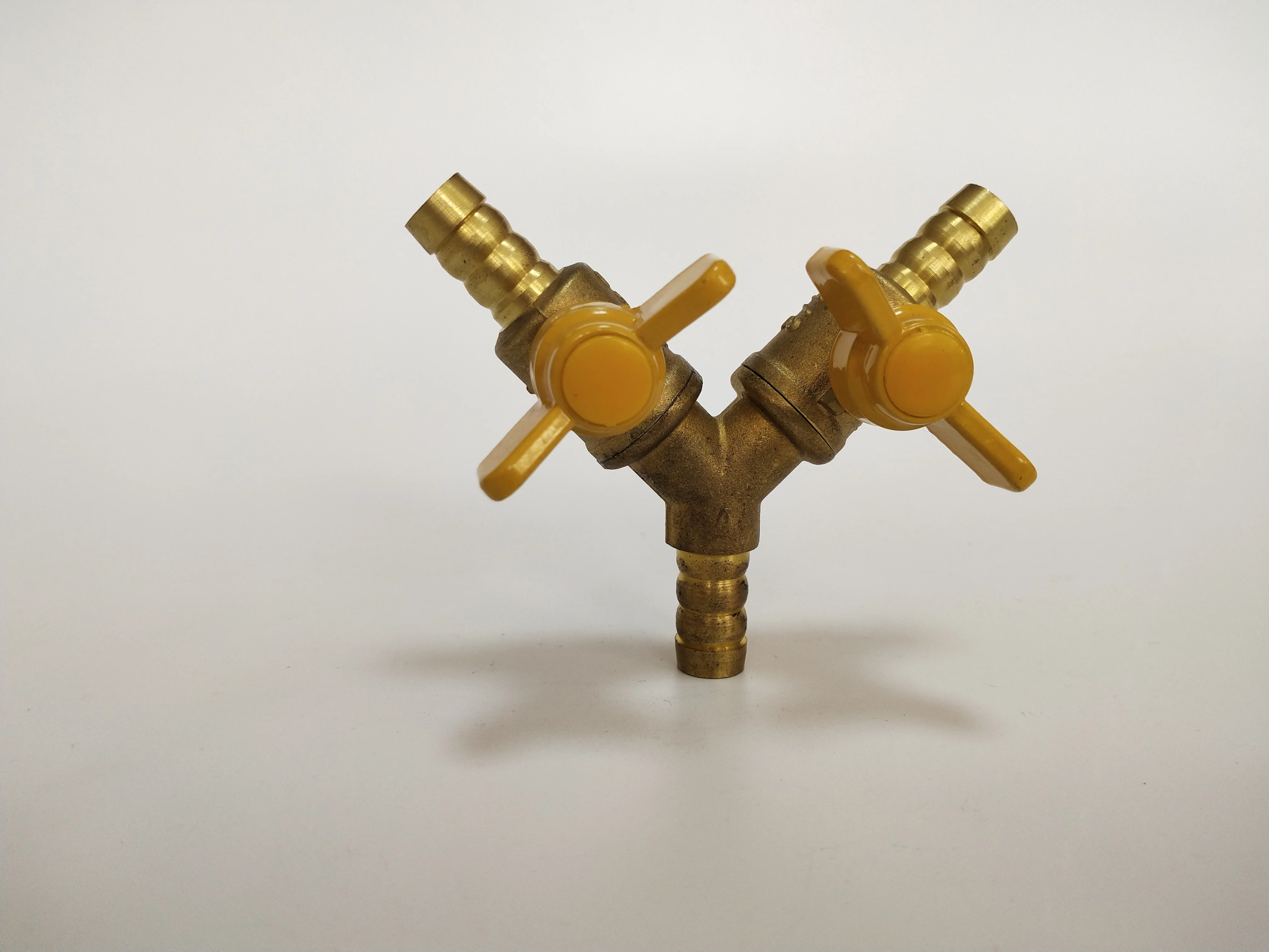 Y-образная Тройная пагода резьба латунный газовый клапан с ручкой-бабочкой
