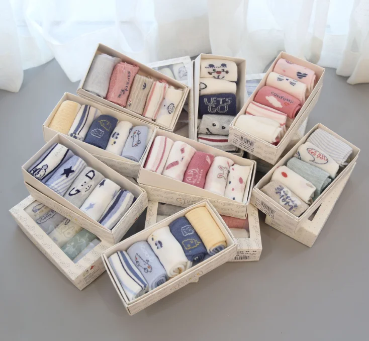 Baby winter cushion cartoon printed anti-slip socks with gift box