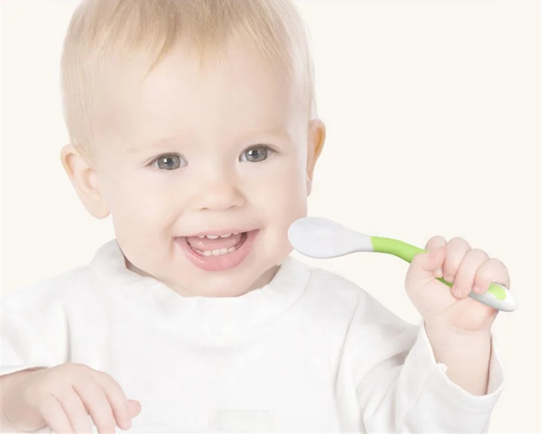 New style wholesale food grade safe non-toxic soft flexible bendable training silicone baby feeding spoon