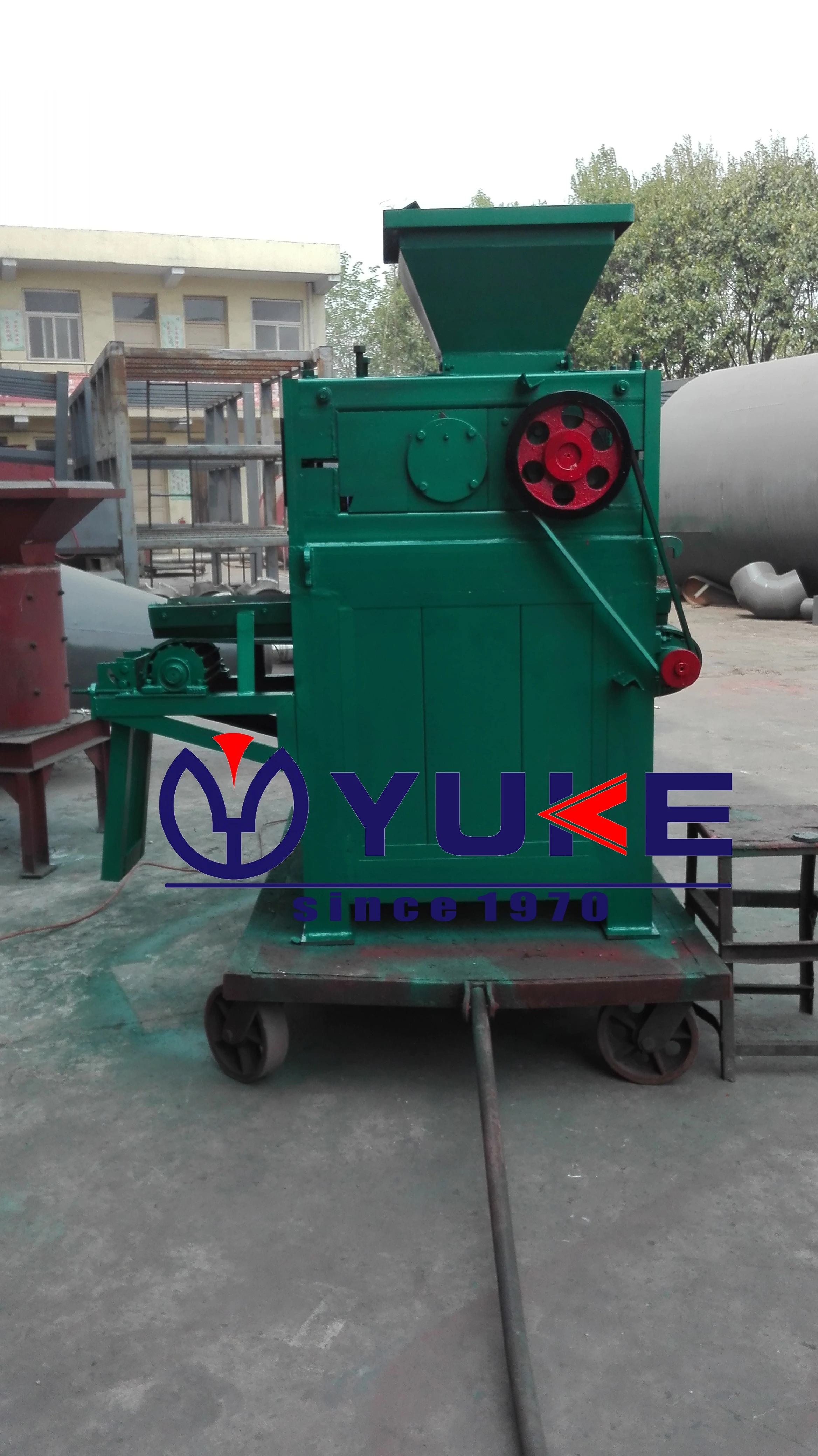 Top quality-assured pillow shape coal powder briquetting machine