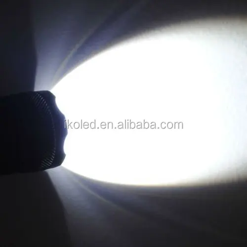 Factory wholesale Zoomable XML T6 Flashlights Zoomable Led flashlight torch light with 18650 Battery Charger set packaging box