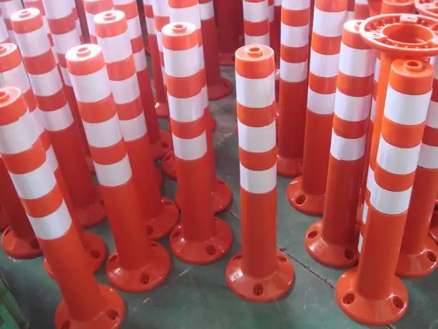 Road Safety Warning Bollard with Iron Pipe Lane Separator Reflective Flexible Plastic Traffic Column Posts