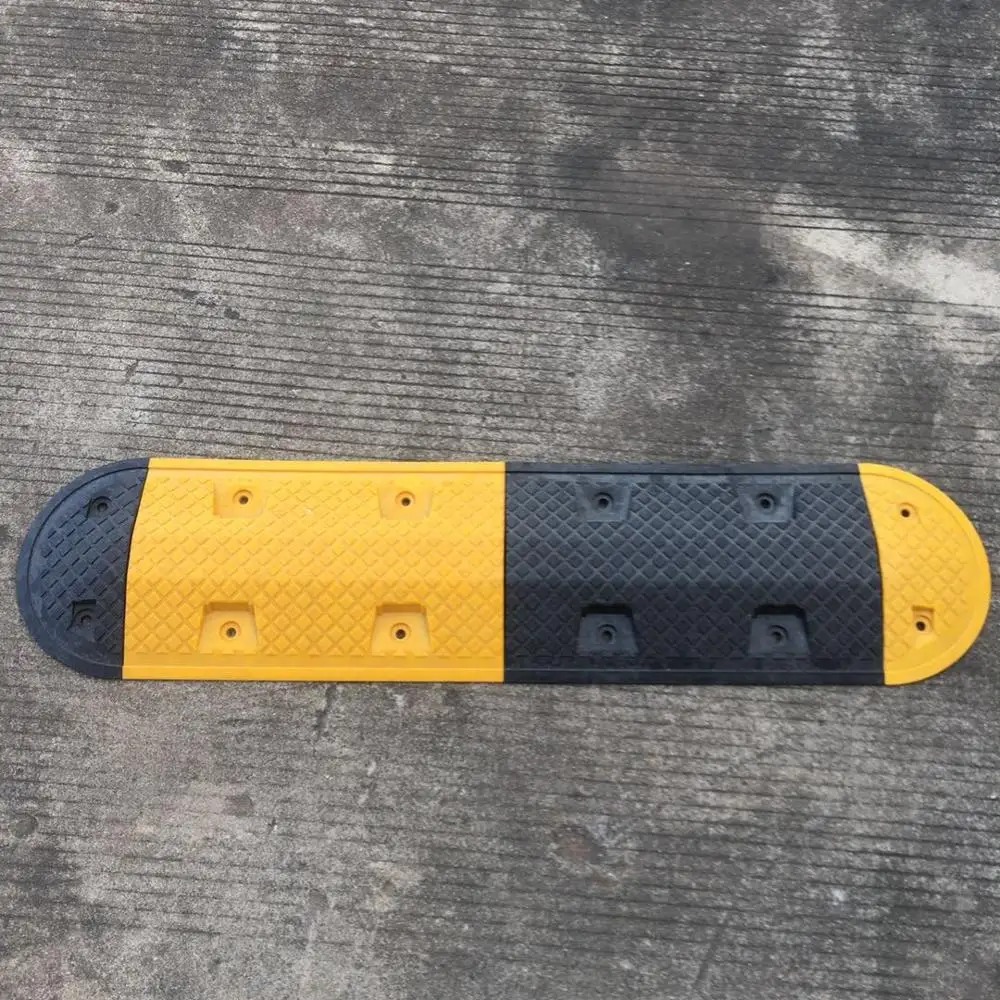 Traffic safety durable speed bump /hump breaker
