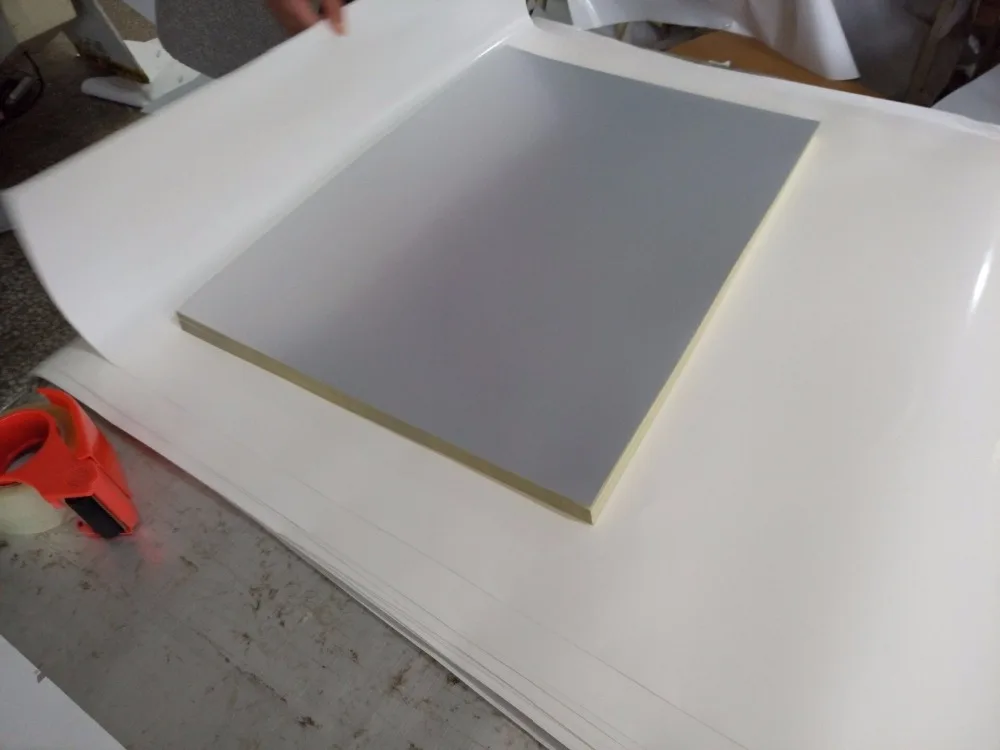 China Supplier Best 80 gsm White Mirror Coated Sticker Paper With Yellow Release Paper