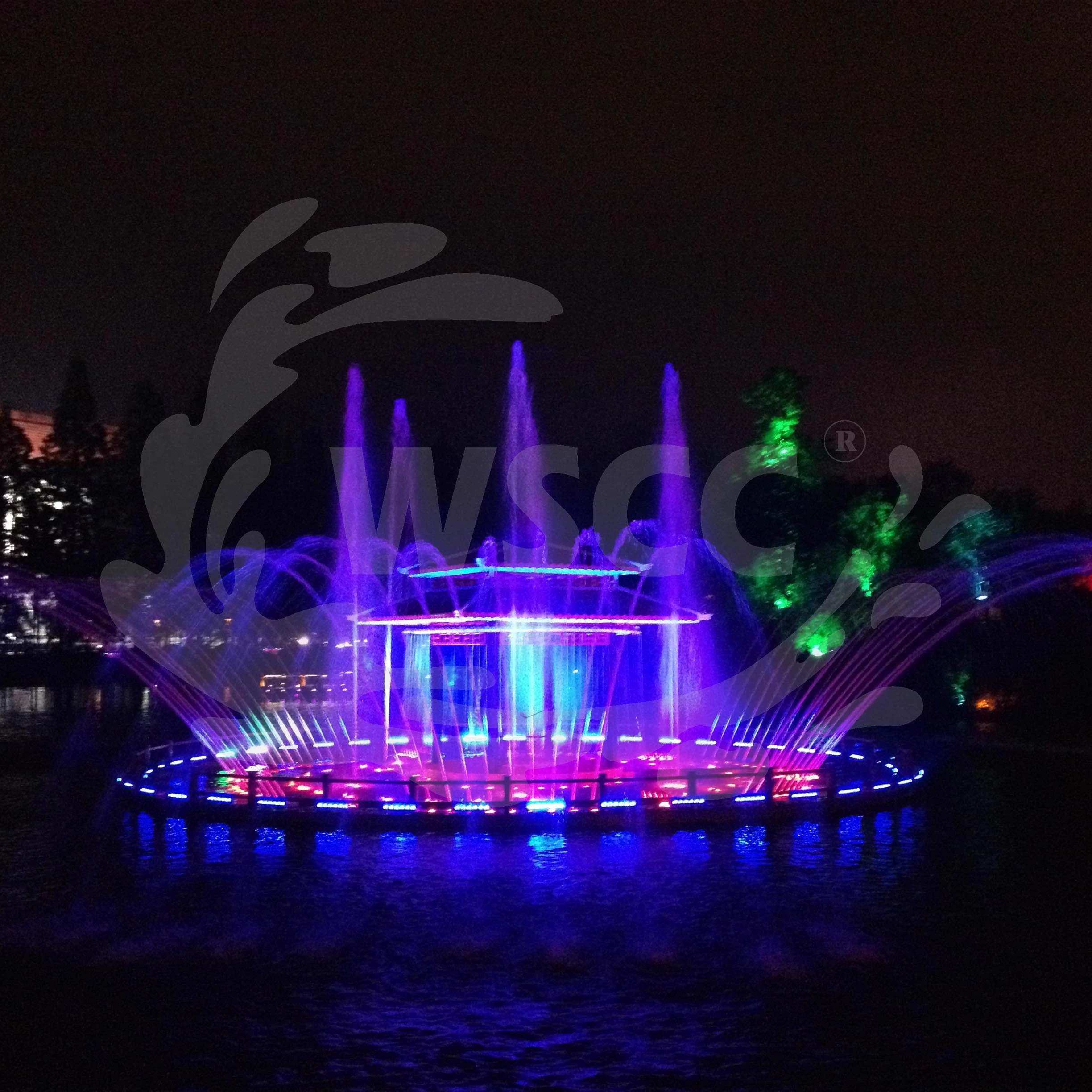 large outdoor water fountain