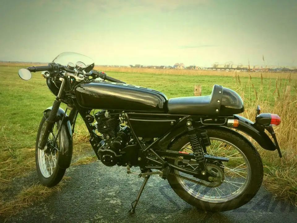 
SKYTEAM 250cc 4 stroke ACE Vintage Cafe Racer Scrambler Motorcycle 