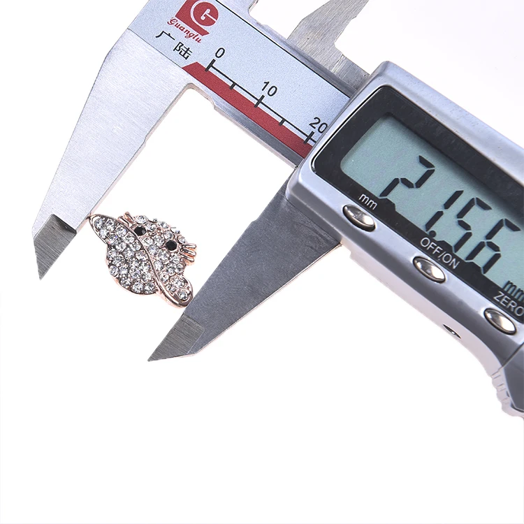 Korean crystal rhinestone Hello Kitty cat brooch for garment decoration