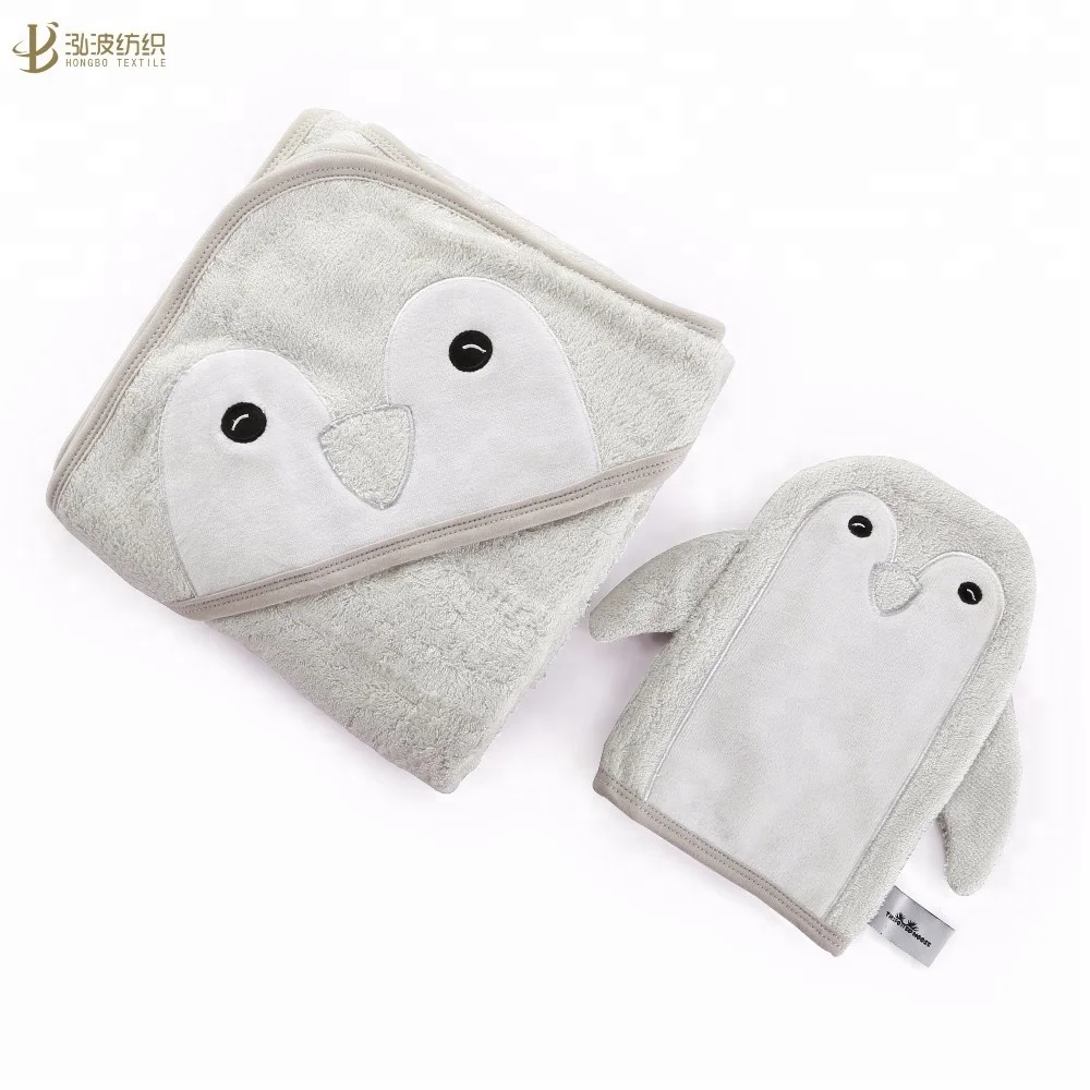 
Customized Size 85 x 85 cm 100% Bamboo Animal Design Penguin Baby Hooded Towel Bath Towel 
