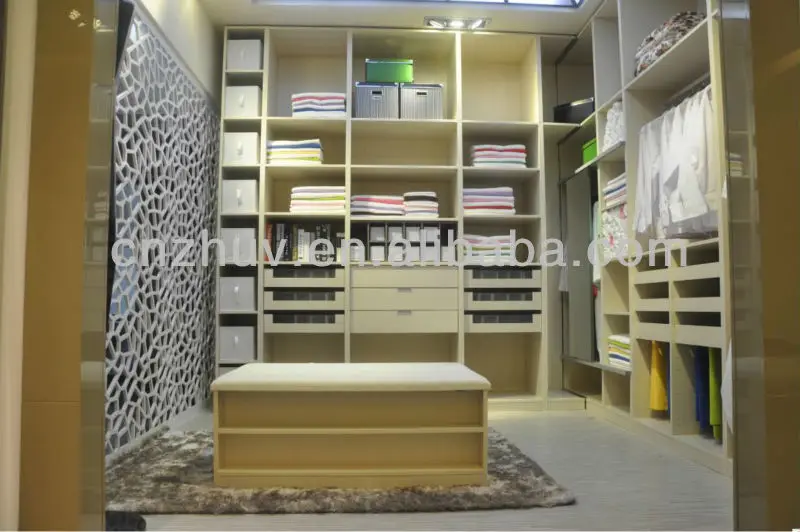 
Mediterranean Style Modern Walk-in Closet bedroom wardrobes 