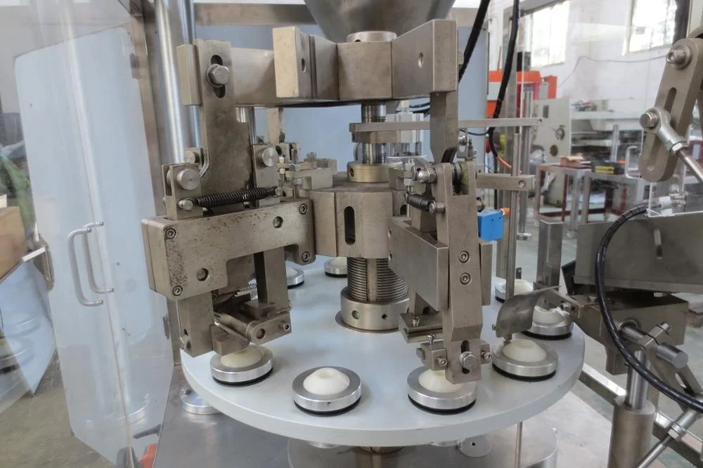 Top quality piston pump full automatic filling machine 502 glue aluminum tube filler and sealer