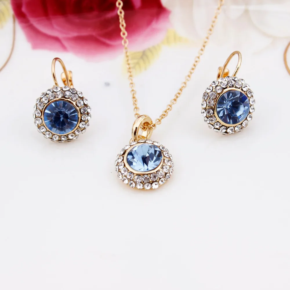 Book Of Earrings For Women Gold Designs 2014 In Spain By