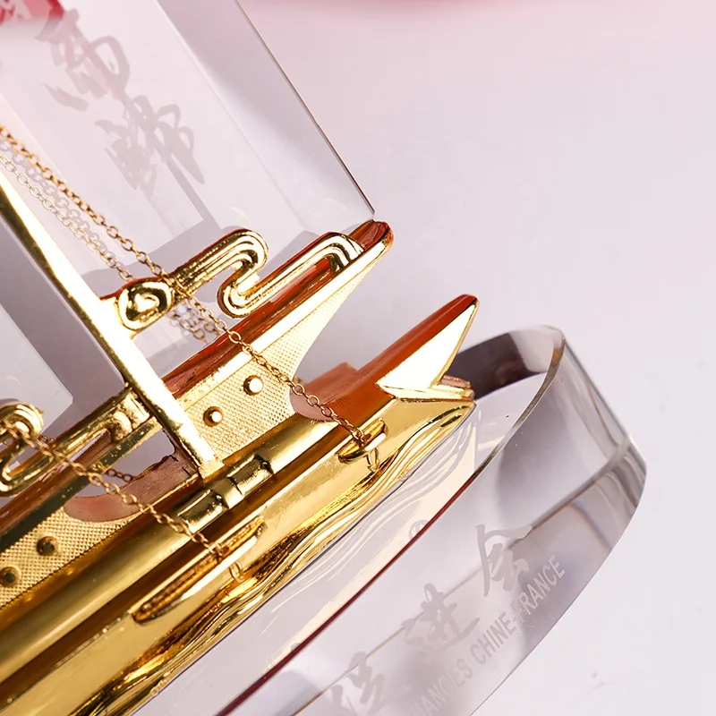 2022 New design K9 sailing boat crystal award trophy with metal part