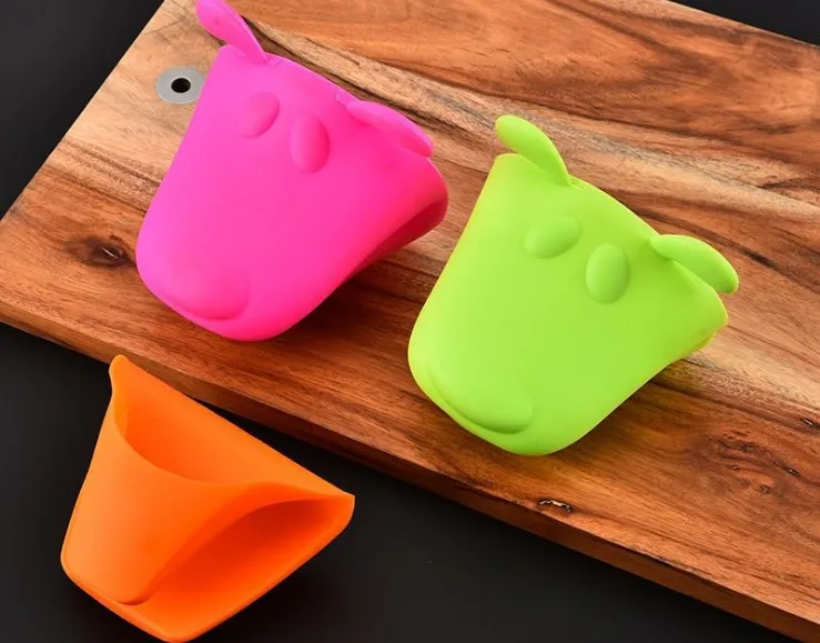 Fast shipping Factory sell  Animals Shape oven gloves heat resistance  Silicone Gloves