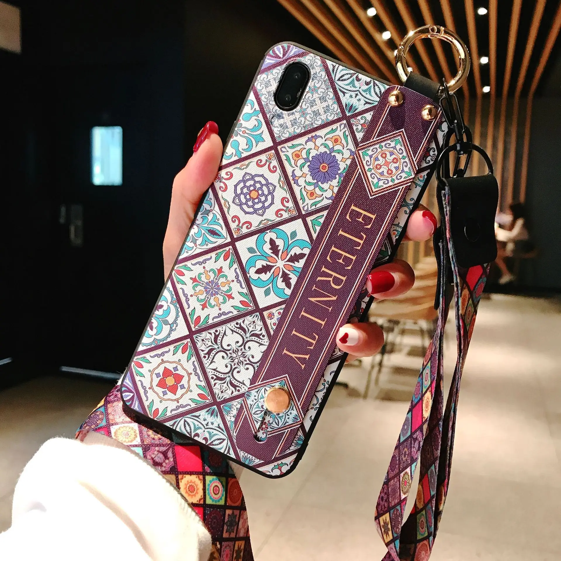 Wrist Strap Soft TPU Phone Case For samsung s8 s9 plus s10 Case For samsung Note 8 9 J4 J6 A8 Vintage Flower Pattern Holder Case
