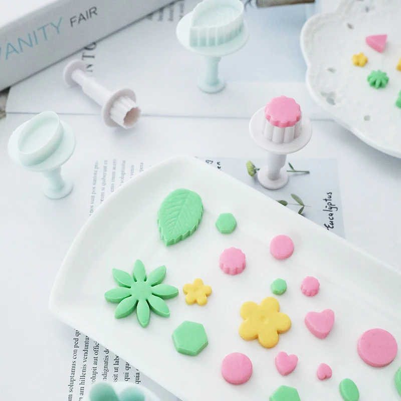 Wholesale Amazon Cake Decora Star Flower Snow Plunger Cookie Cutter