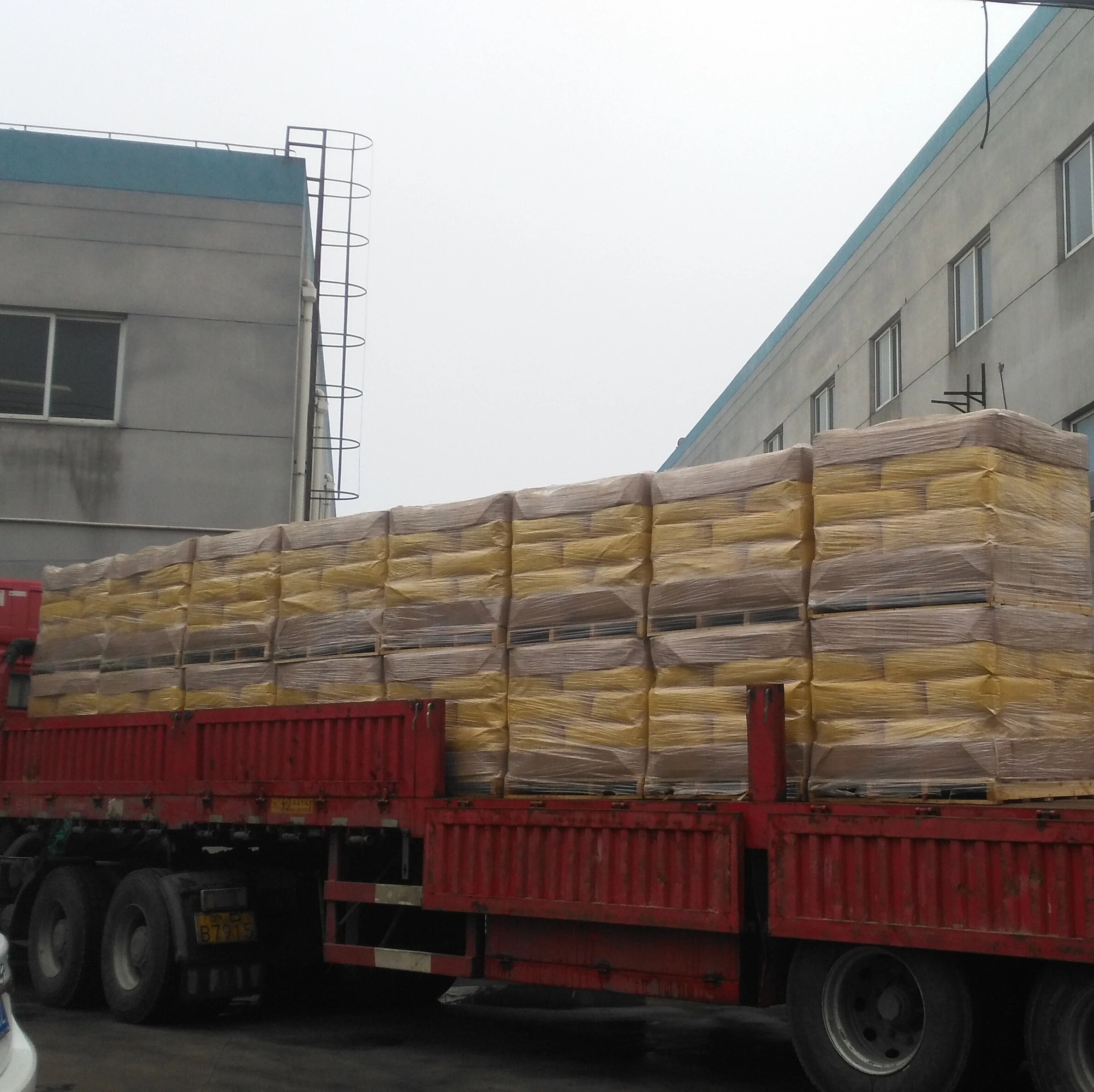 Iron oxide yellow powder