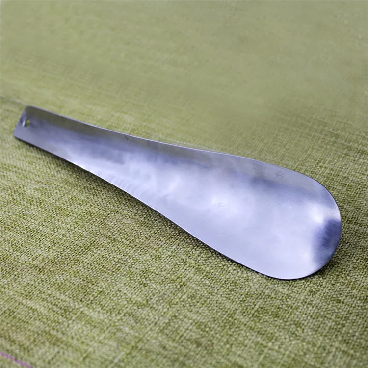
19cm size grey mens long handled metal shoe horn 