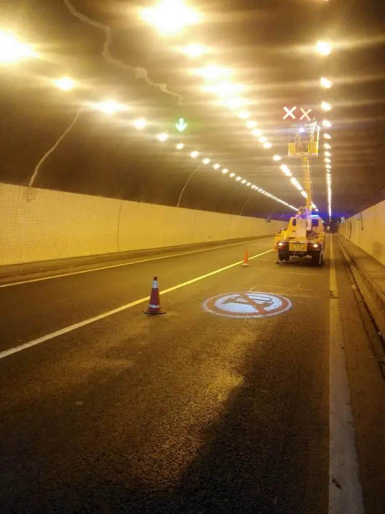 
High power 200W outdoor waterproof outdoor LED gobo logo projector 